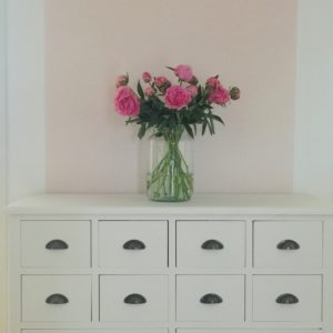WERBUNG Einfaches Makeover für unser Esszimmer… es wird rosa!!!