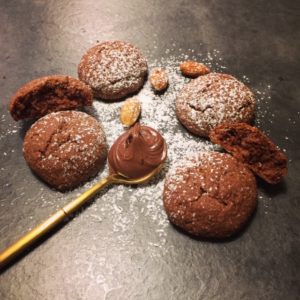Weihnachtsbäckerei: Nussnougat-Mandelplätzchen und Engelsaugen (vegan)