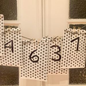 DIY Schwarz-weißer Adventskalender