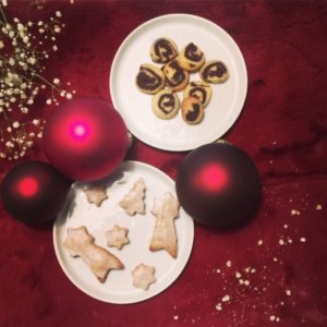 Weihnachtsbäckerei: Schwarz-Weiß-Kekse und Vegane Zimtsterne
