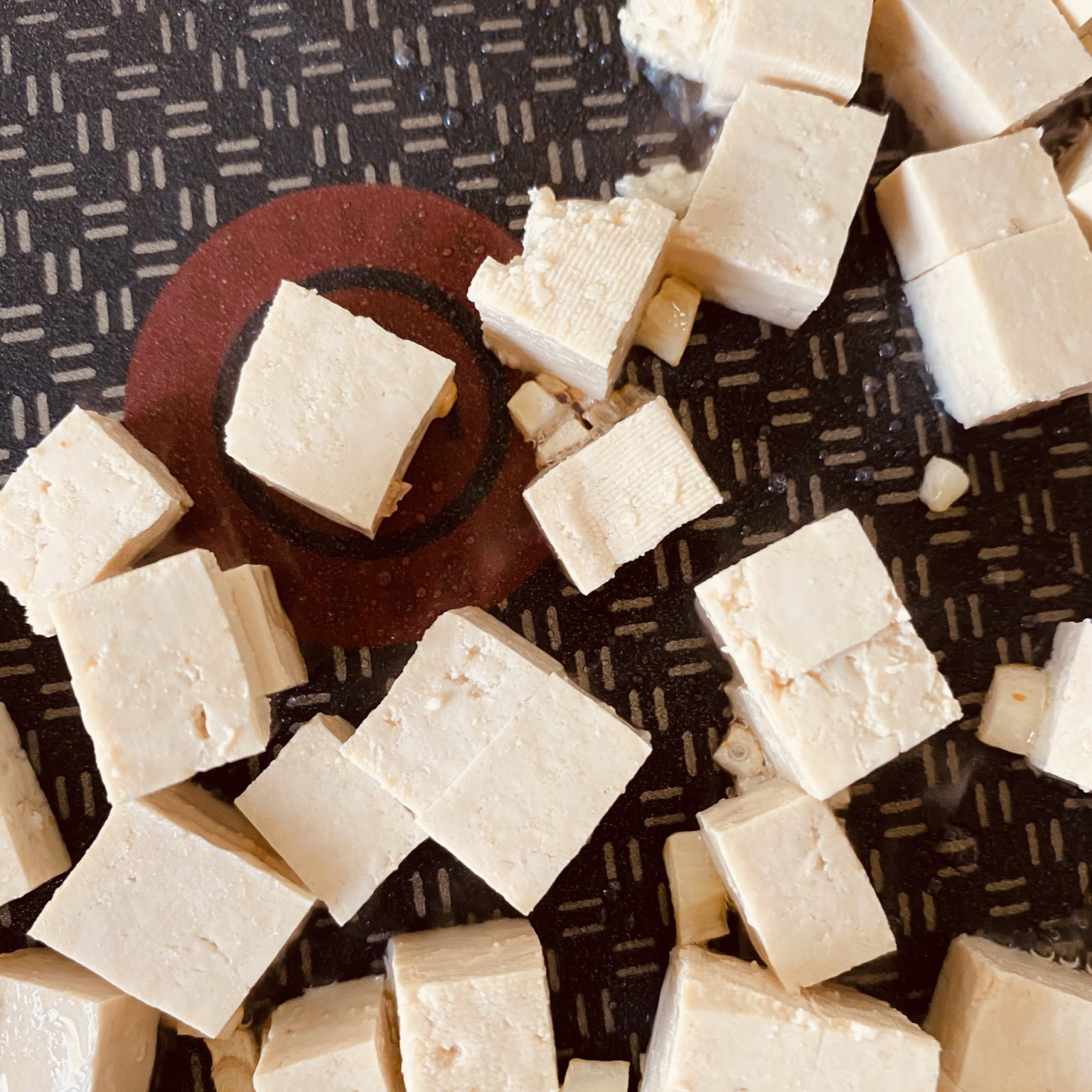 Fruchtiges veganes Curry mit Tofu und Kokosmilch