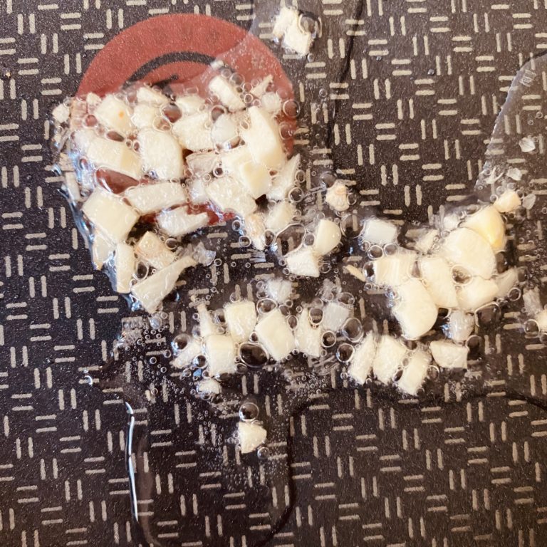 Fruchtiges veganes Curry mit Tofu und Kokosmilch